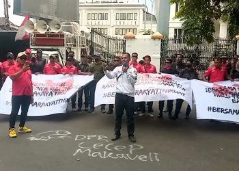 Aksi Damai! Aliansi Masyarakat Bandung Raya Dukung UU TNI 