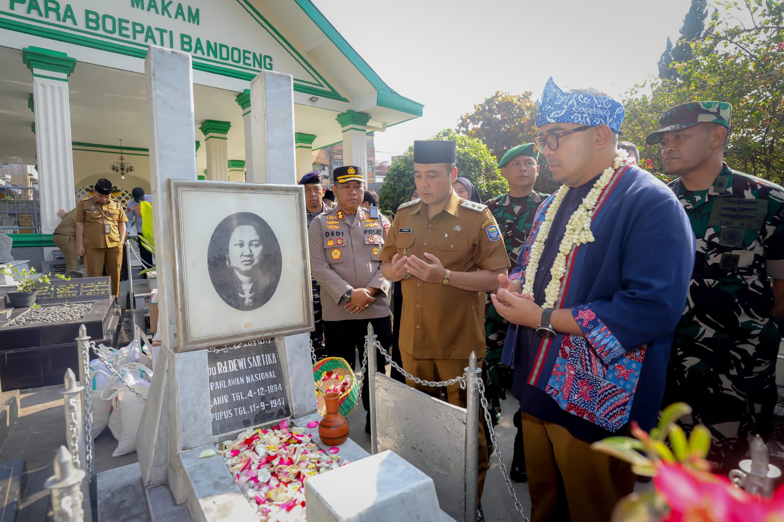 Jelang HJKB ke-215, Farhan dan Erwin Berziarah ke Makam Leluhur Pendiri Kota Bandung