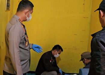 Polisi Evakuasi Seorang Ibu Yang Bunuh Diri dan Jerat Leher 2 Putranya