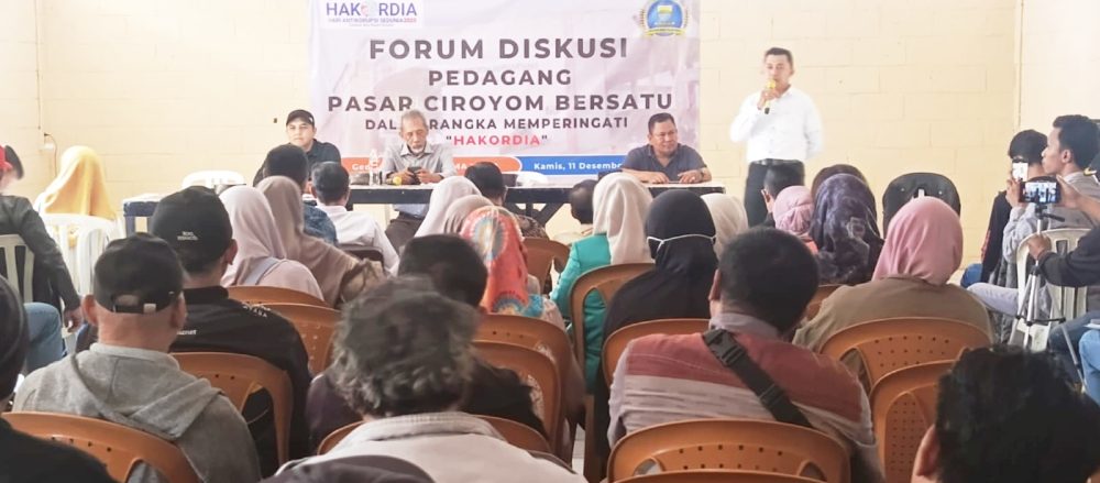 Forum Diskusi Pedagang Pasar Ciroyom Bersatu Peringati “HAKORDIA” Tolak Revitalisasi Pasar Ciroyom: Bentuk Penindasan Pedagang Secara Sistematis