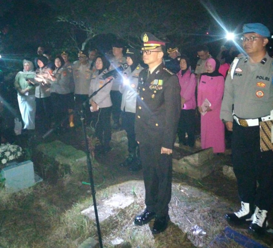 Polda Jabar Gelar Upacara Pemakaman Dinas Almarhum Aiptu (Anumerta) Muhammad Jerry Sonconery