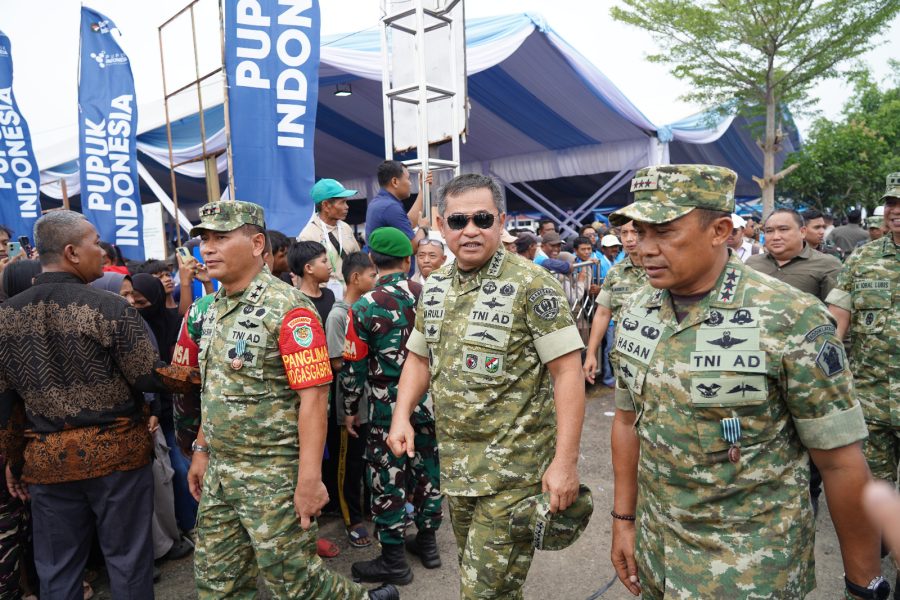 Pangdam III/Slw Pimpin Pengamanan Kunker Presiden Prabowo di Panen Raya Padi Karawang