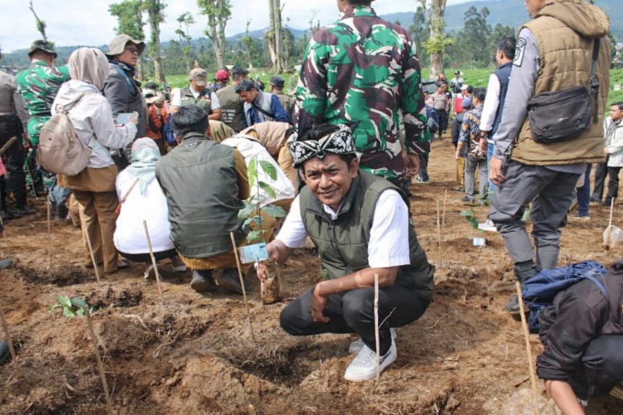 Krisis Lingkungan Mengintai, Murfito Adi Serukan Aksi Berkelanjutan di Hari Sejuta Pohon