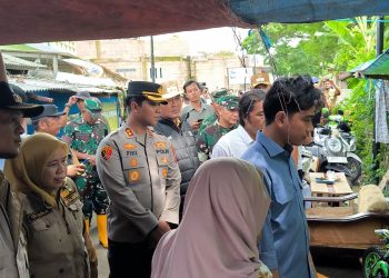 Pengamanan Kunjungan RI 2 di Lokasi Pengungsian Korban Banjir Desa Tanjungpura
