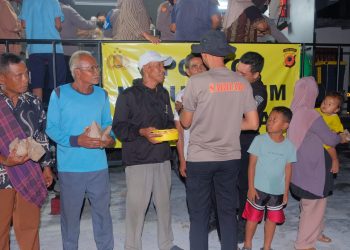 Pengungsi Banjir di Desa Karangligar Karawang, Ucapkan Terima Kasih kepada Kapolda Jabar atas Bantuan Masakan Melalui Kendaraan Dapur Lapangan