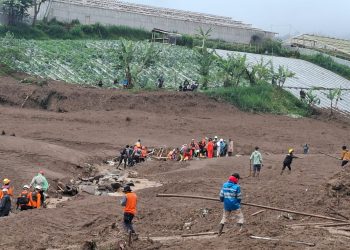 Tim DVI Polda Jabar dikerahkan ke Lokasi Longsor di Desa Pasirlangu Kec. Cisarua KBB