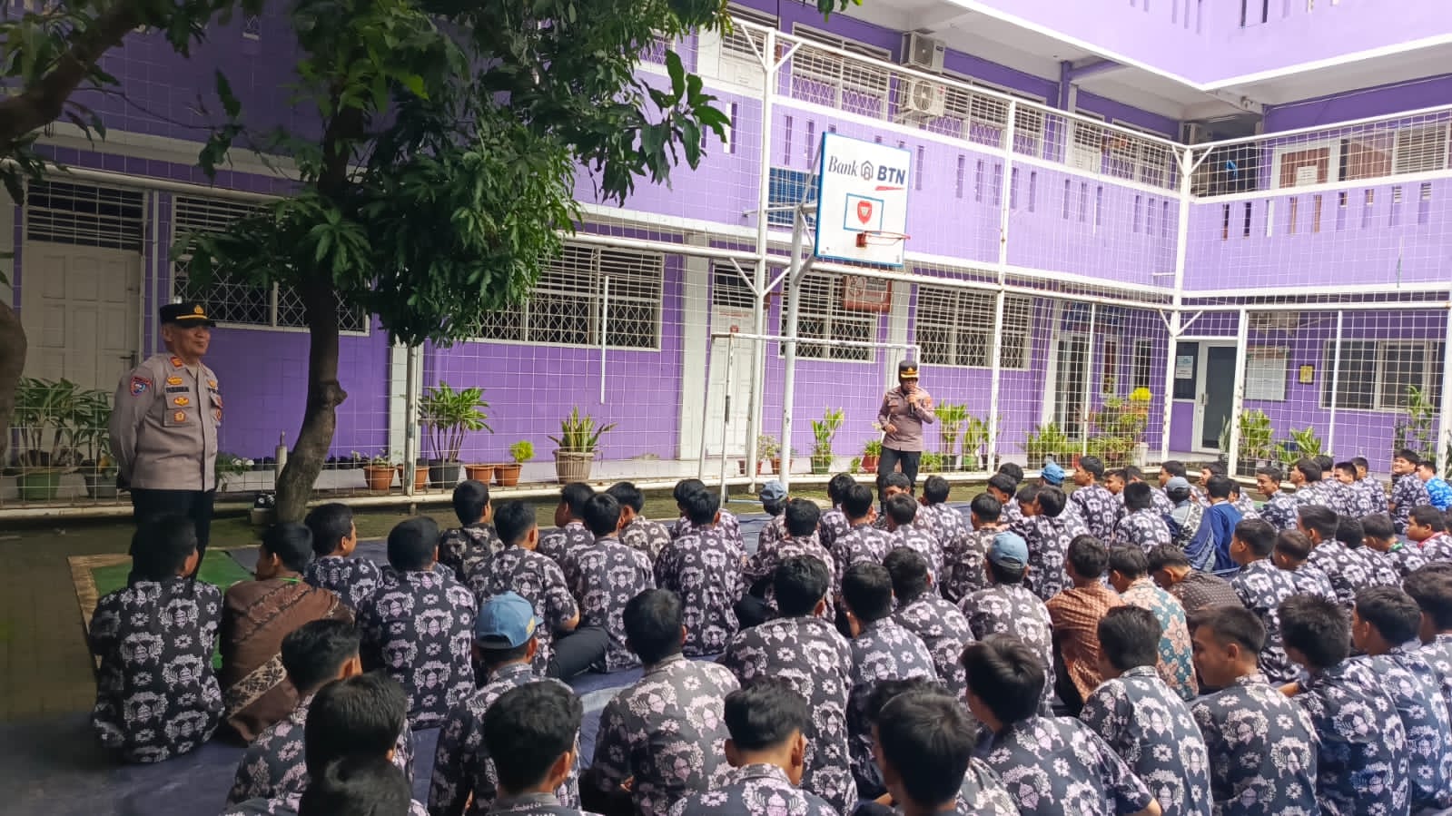 Police Goes to School, Kapolsek Tambun Selatan Ajak Pelajar Menjadi Generasi Sadar Hukum