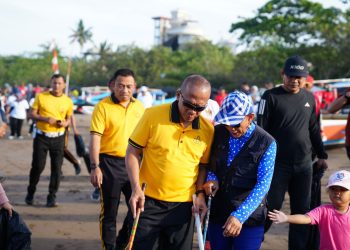 Pantai Bersih, Wisata Nyaman, Kapolda Jabar Ajak Warga Jaga Kebersihan Pantai Pangandaran