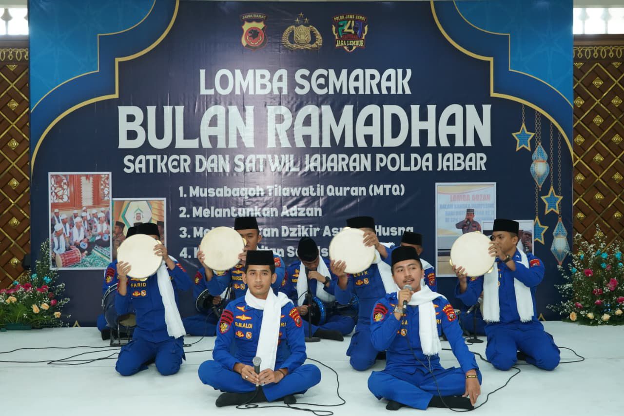 Gema Selawat dan Tabuhan Rebana Getarkan Polda Jabar, Irjen Pol Rudi Setiawan Hadiri Final Lomba Marawis