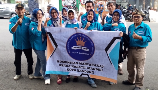 Komnas UKM Kota Bandung Bagikan 500 Takjil di Bulan Ramadan, Dorong Semangat Berbagi dan Kepedulian Sosial