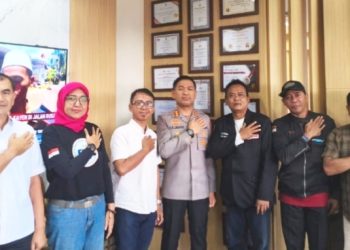 FWJ Indonesia Korwil Kota Tangerang Sambangi Kombes Pol Jauhari Diruang Kerjanya