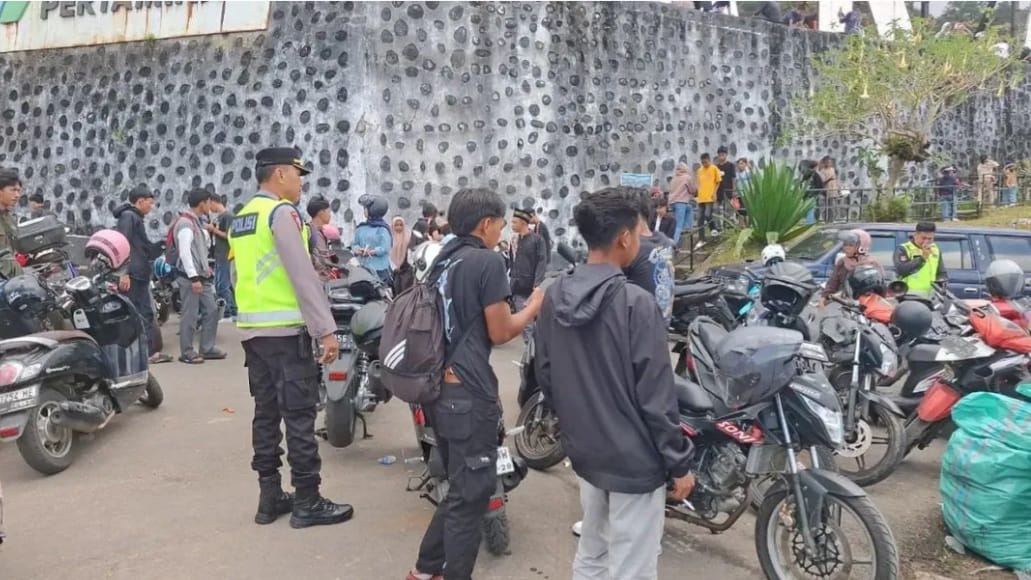 Wisata Gunung Dempo Membludak, Polres Pagar Alam Maksimalkan Pengamanan di Hari Ketiga Lebaran