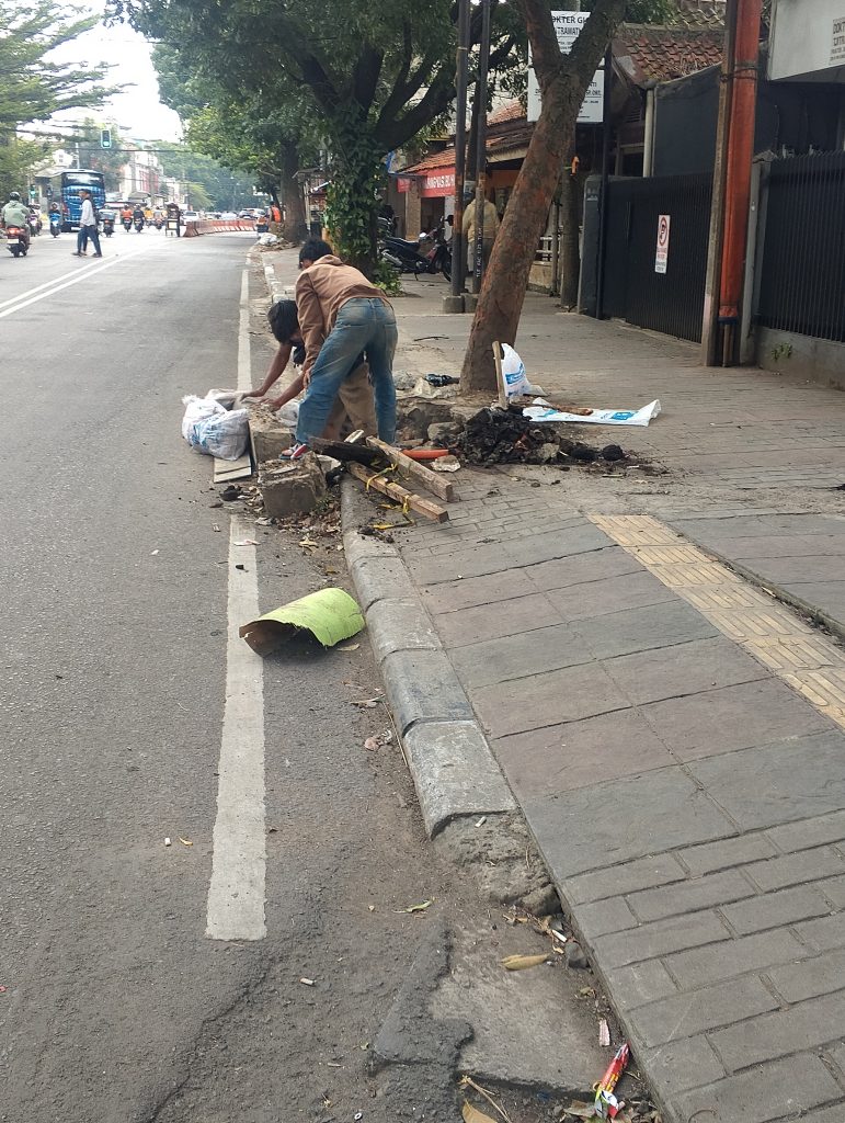 Tidak ada alat pelindung diri (APD) bagi pekerja