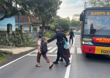 ‎Bus Sekolah Gratis Batalyon D Pelopor, Langkah Nyata Sat Brimob Polda Jabar Dukung Pendidikan