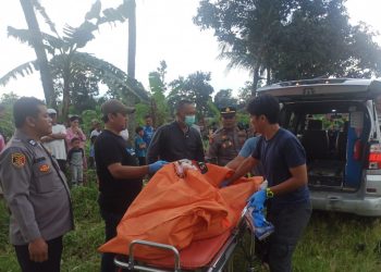 ‎Mayat Pria Ditemukan di Sungai Kering Karangpawitan, Polisi lakukan oleh TKP