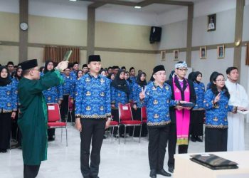 BUPATI LANTIK PEMUDA TANGGUH NAHKODAI ASN JADI KEPALA BKPSDM KABUPATEN SUKABUMI