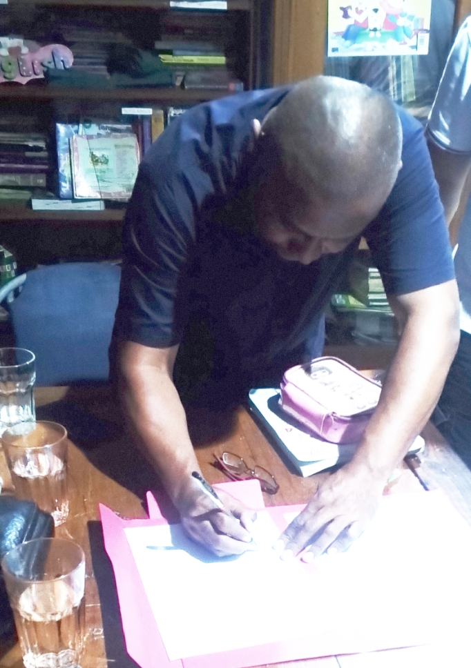 Hajan Tomagola, S.H. C. Me., selaku Direksi PT Tribrata Bhakti Media, dan selalu Pimpinan Perusahaan/Pimpinan Umum dalam penandatanganan SK pergantian Pimpinan Redaksi 