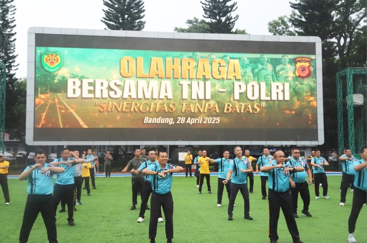 Sinergi Tanpa Batas, Kodam III/Siliwangi dan Polda Jabar Olahraga Bersama di Kota Bandung