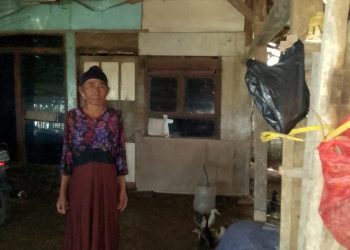 Warga Hegarmanah Memohon Perhatian: Rumah Bocor, Harap Bantuan Segera dari Pemkab dan BAZNAS Bekasi