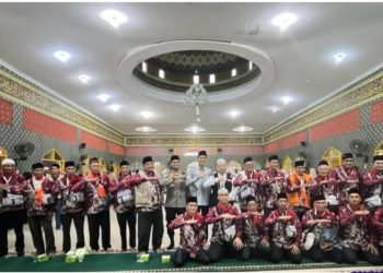 Kapolres dan Wakil Bupati Muratara Lepas Keberangkatan 48 Calon Jamaah Haji
