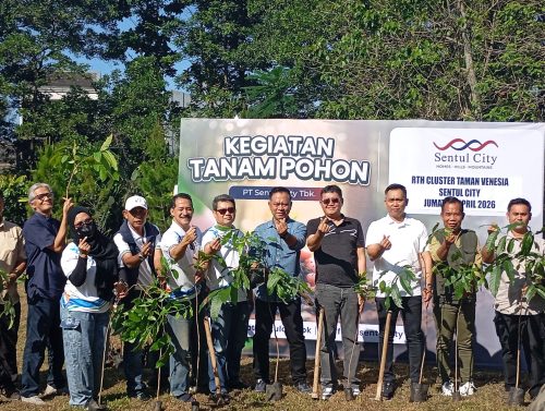 Wujudkan Hutan Kota, Warga Sentul City Tanam Ribuan Pohon di Cluster Venesia