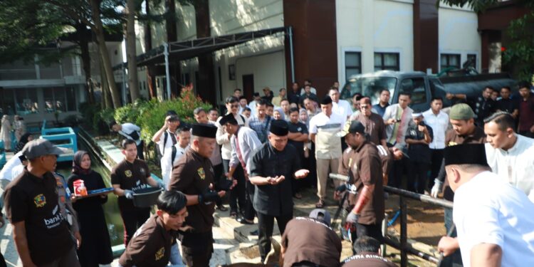 Polda Jabar Sembelih dan Distribusikan 160 Hewan Qurban Pada Hari Raya Idul Adha 1447 H/2026