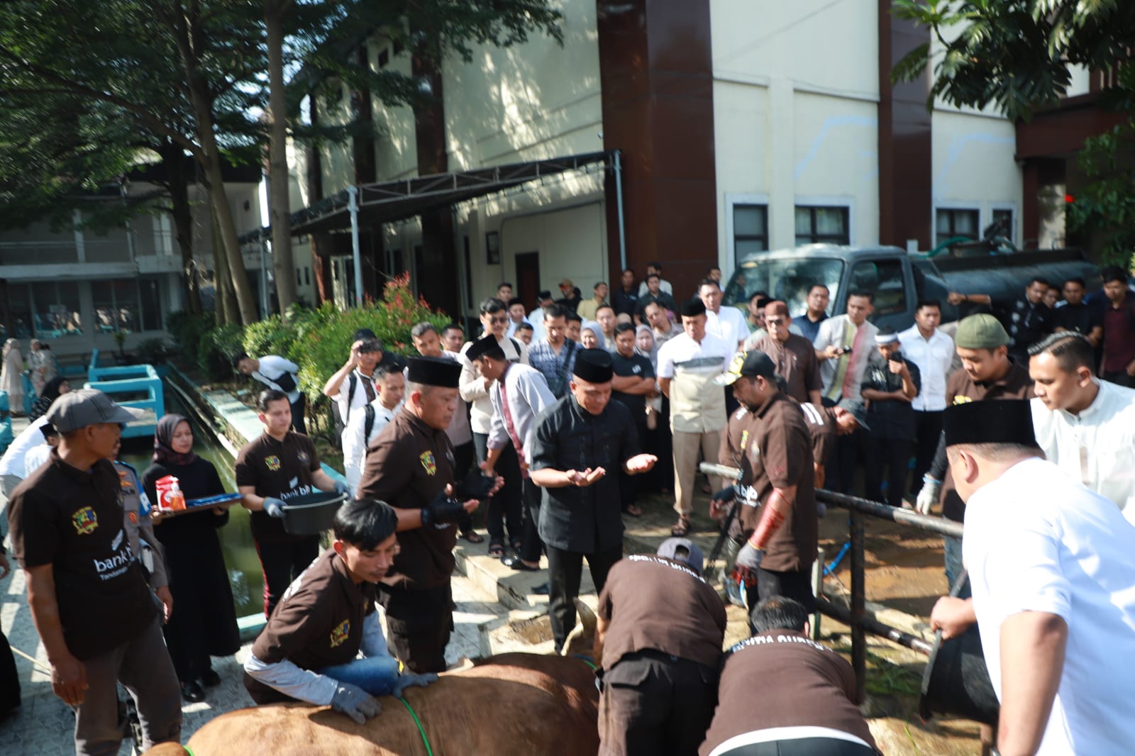 Polda Jabar Sembelih dan Distribusikan 160 Hewan Qurban Pada Hari Raya Idul Adha 1447 H/2026