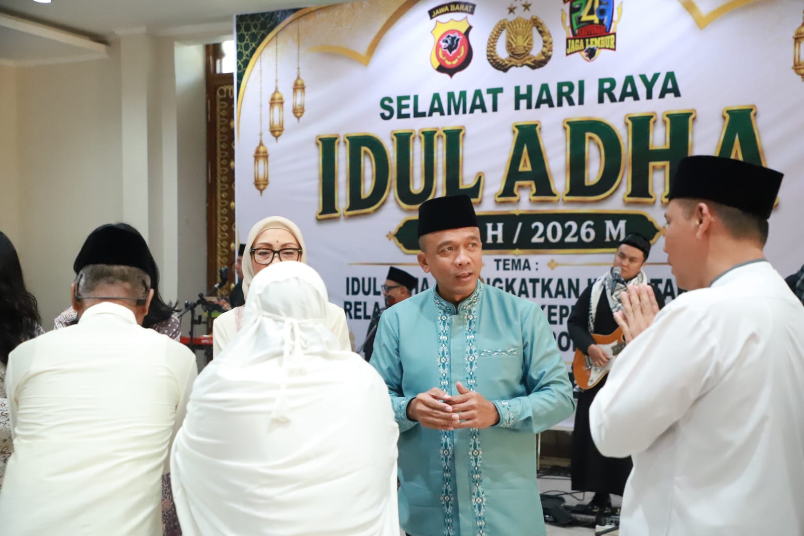 Kapolda Jabar Gelar Sholat Idul Adha Bersama Personel dan Masyarakat di Mapolda Jabar