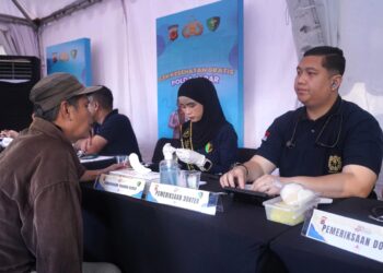 Polda Jabar Berikan Pelayanan Kesehatan Gratis kepada Masyarakat pada Kegiatan Car Free Day di Dago Cikapayang