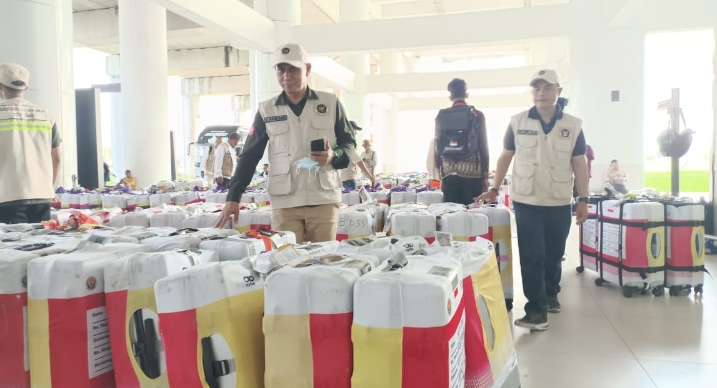 Kloter 22 Tiba di Kertajati, 555 Jemaah Haji Cimahi Pulang Lengkap & Sehat.