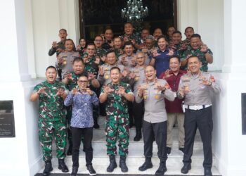Sinergi Tanpa Batas, Kapolda Jabar Silaturahmi Hangat Bersama Pangdam III/Siliwangi