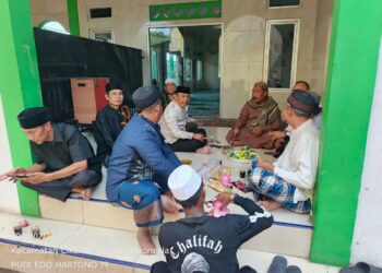 Jumat Keliling, Petahana Calon Kades Karangsari Sambangi Warga Lewat Silaturahmi di Masjid Al-Ikhlas