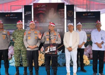 Wakapolri Berikan bansos 1.000 paket untuk 2 Gapoktan Bawang putih di Cianjur