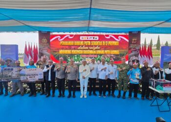 Wakapolri Berikan bansos 1.000 paket untuk 2 Gapoktan Bawang putih di Cianjur