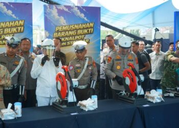 Sisi Humanis Razia Knalpot Brong Polda Jabar: Edukasi Pengendara Hingga Ganti Knalpot Sukarela