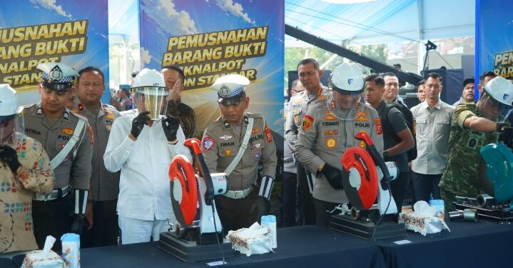 Sisi Humanis Razia Knalpot Brong Polda Jabar: Edukasi Pengendara Hingga Ganti Knalpot Sukarela