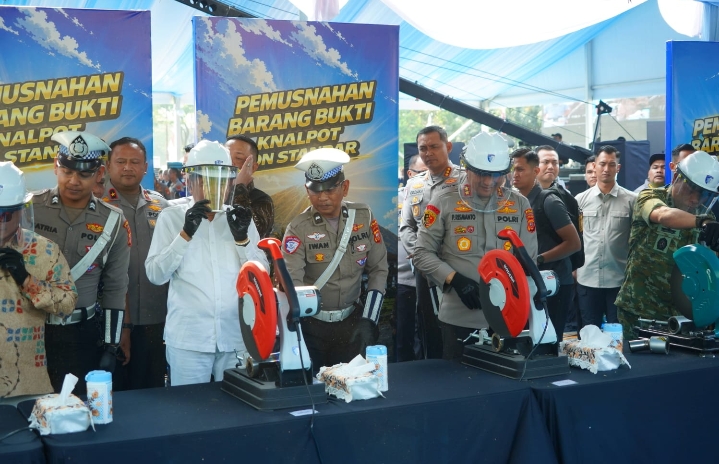 Sisi Humanis Razia Knalpot Brong Polda Jabar: Edukasi Pengendara Hingga Ganti Knalpot Sukarela