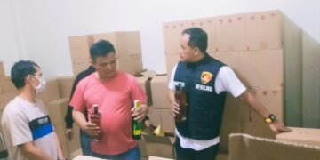 Polresta Bandung gerebek gudang miras di Pameungpeuk Bandung, Polisi Sita 7.000 Botol Berbagai Merek