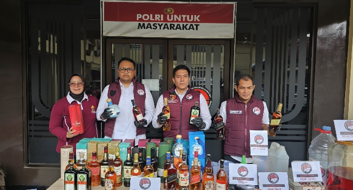 Polresta Bandung Ungkap Peredaran Miras Oplosan Diduga Berbahan Berbahaya, Tiga Orang Diamankan