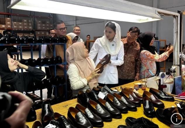 Wamendag Dorong Fortuna Shoes Bandung Perluas Pasar Ekspor Sepatu Lokal