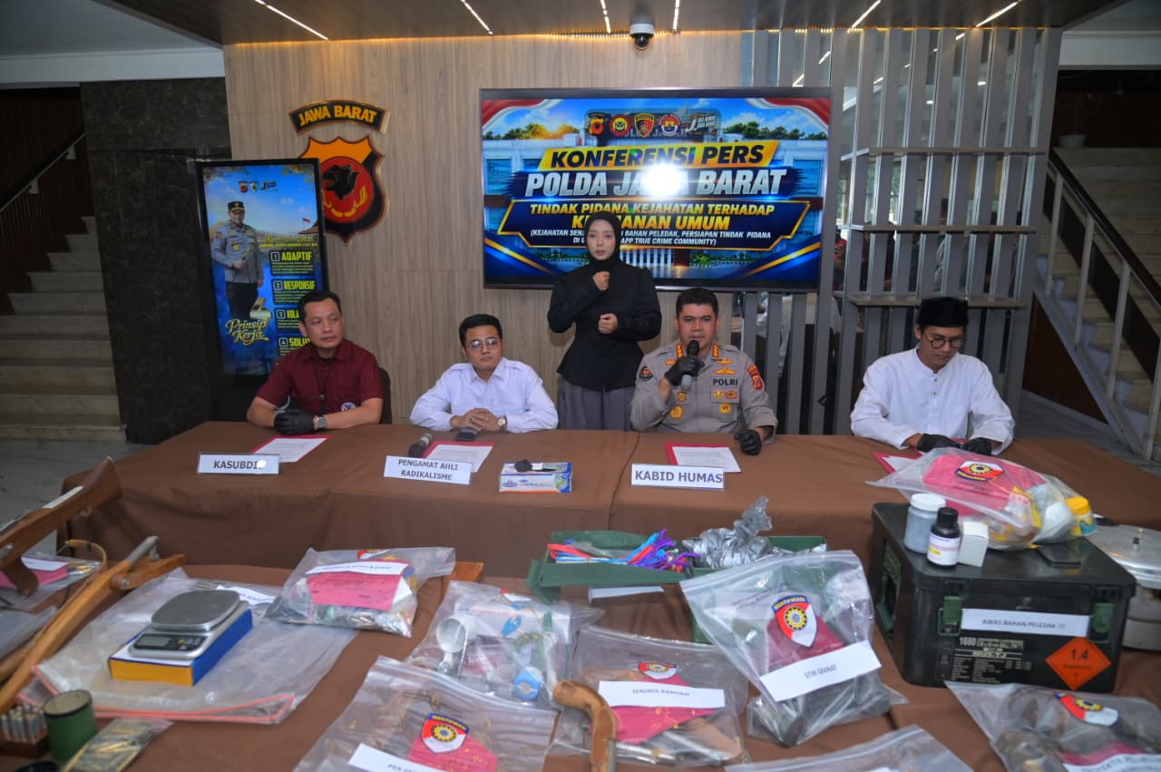 Ubah Rumah Jadi “Pabrik” Bom dan Uji Coba 46 Kali, Mahasiswa di Parongpong Ditangkap Polda Jabar
