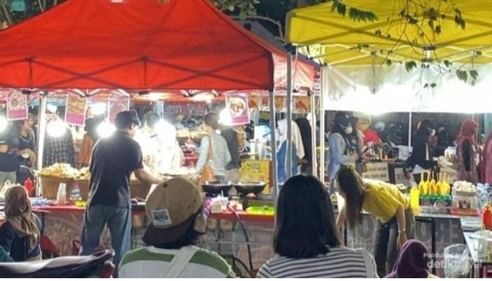 Saparua Bandung Jadi Primadona Kuliner Malam, Moci Gemoy Ikut Kebanjiran Pembeli