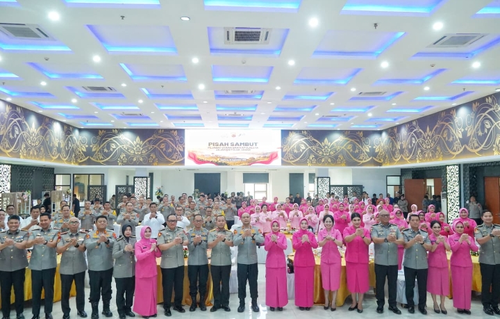 Polda Jabar Gelar Pisah Sambut Pejabat Utama dan Kapolresta, Wujudkan Rotasi Kepemimpinan dan Semangat “Jaga Rawat Jawa Barat”