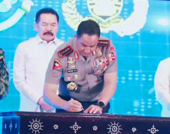 Kapolri Hadiri Pendatanganan SKB Lima Kementerian/Lembaga di Kemenkum Tentang Sinkronisasi Peradilan Pidana Terpadu
